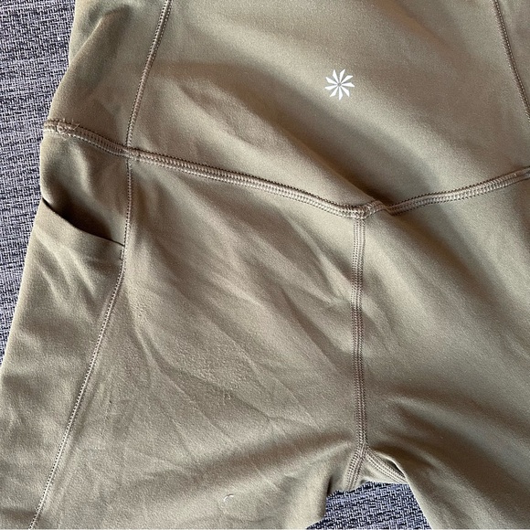 Athleta Women's Leggings Salutation Stash Pocket 7/8 Tight Army Green Size Small - Picture 8 of 8